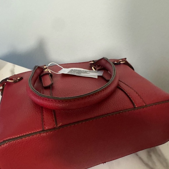 Elegant Red Handbag - Picture 4 of 4
